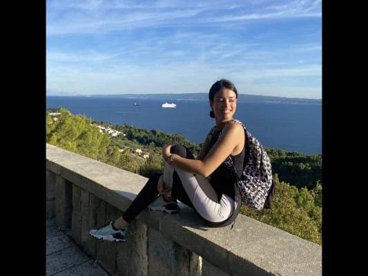 Sitter Profile Image: Hajar 