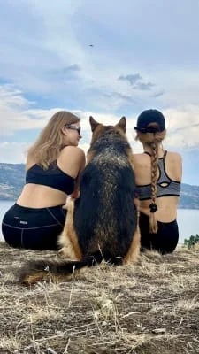 Sitter Profile Image: Petra & Katarina 