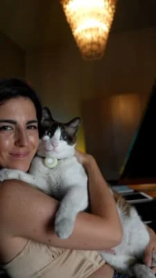 Sitter Profile Image: aysedeniz 