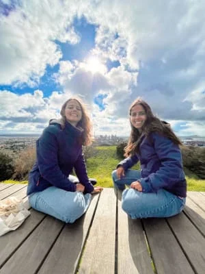 Sitter Profile Image: Ines & Gina 