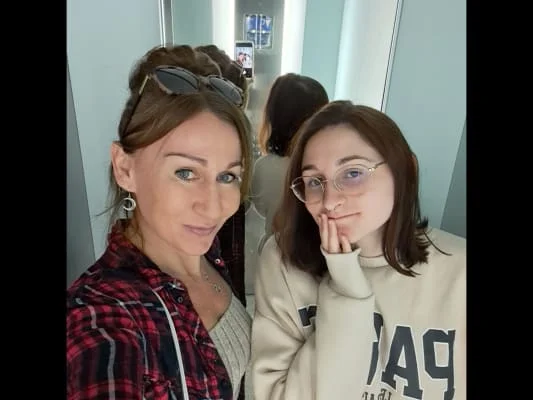 Sitter Profile Image: Marie Stella & Alexis Emanuel 