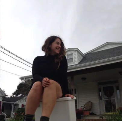 Sitter Profile Image: Ari 