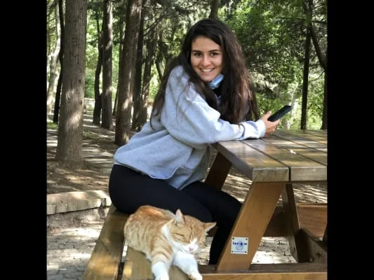 Sitter Profile Image: İrem 
