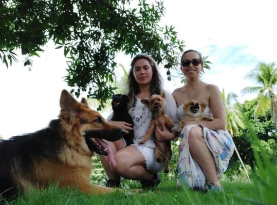 Sitter Profile Image: Vanessa & Viviana 