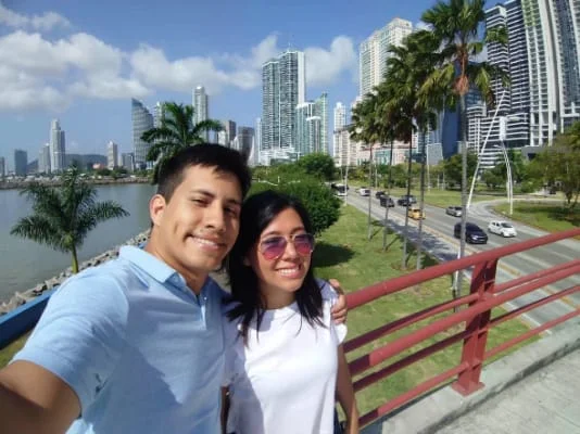 Sitter Profile Image: Sandy Gargate & Fernando Iriarte 