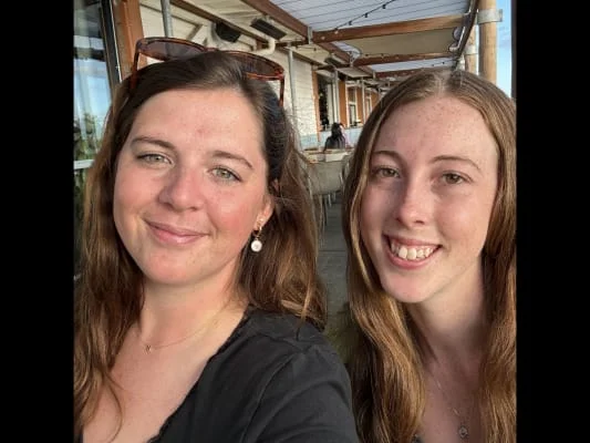 Sitter Profile Image: Hannah & Charlotte 