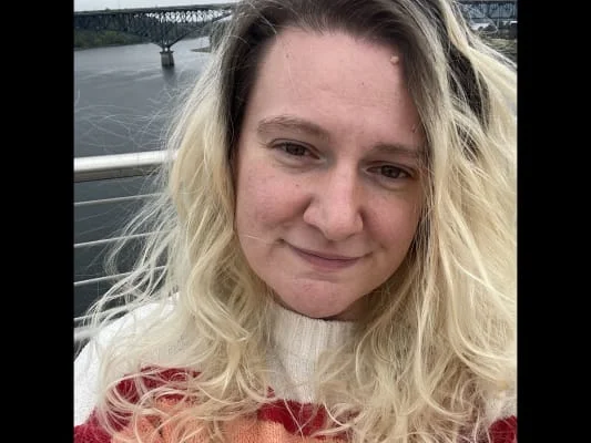 Sitter Profile Image: Shineun 