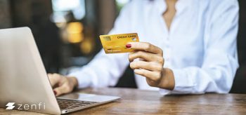 mujer solicitando tarjeta de credito sin comprobante de ingresos