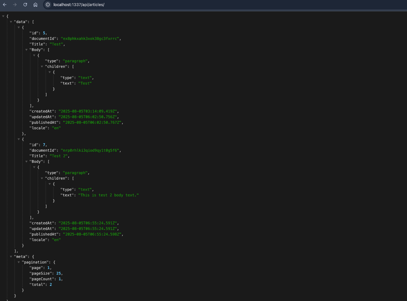 ブラウザに表示された /api/articles エンドポイントの JSON レスポンス（記事一覧）