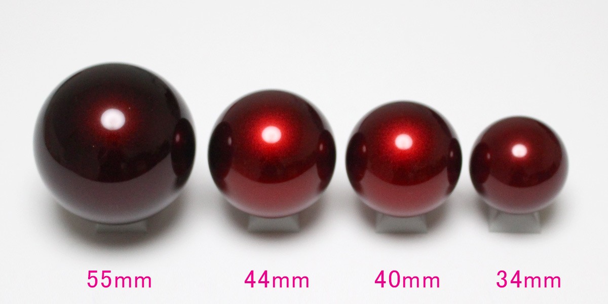 トラックボール玉、左から55mm,44mm,40mm,34mm