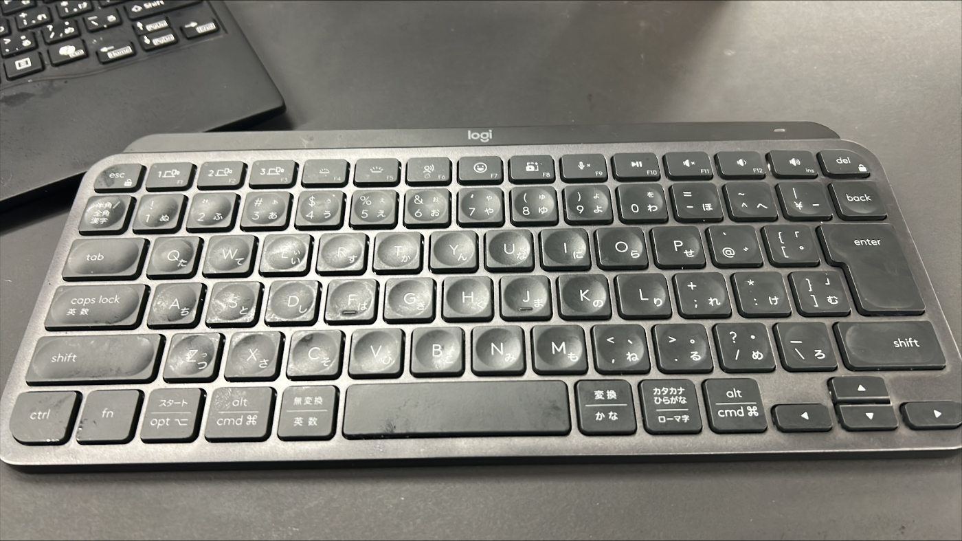 黒い薄型テンキーレスキーボード