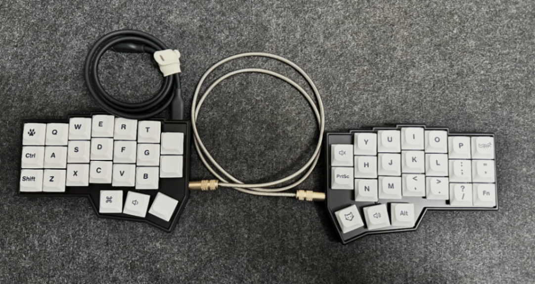 初めてのメカニカルキーボードで揃えたもの/Corne V4 Chocolate 初めてのメカニカルキーボードで揃えたもの/Corne V4 Chocolate