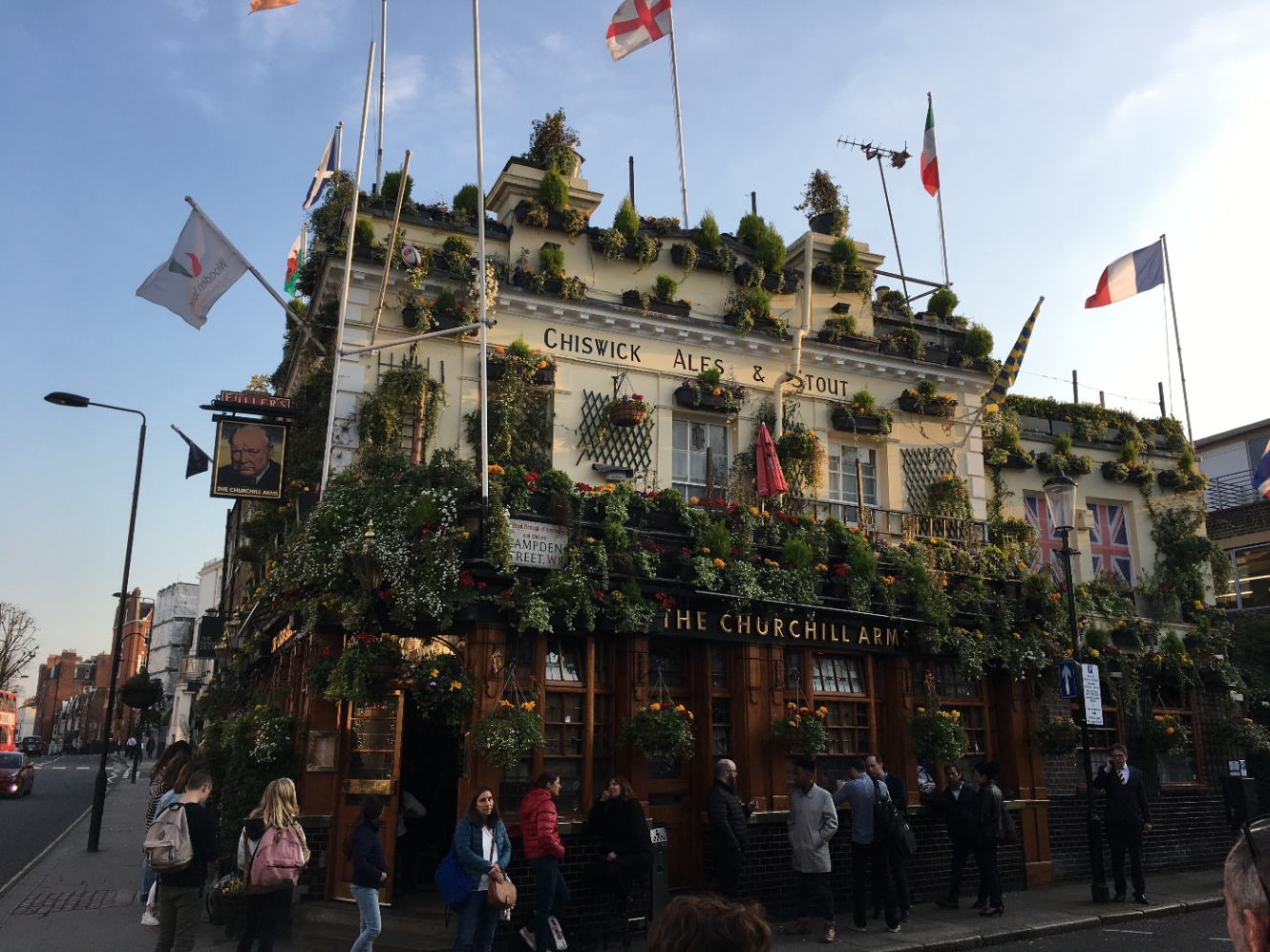 希少The1996 Good Pub Guide 英国5000件以上のパブガイド The Good Pub Guide 2021: Britain's Most Loved Pub Annual