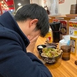 児玉知己