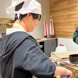 たかく