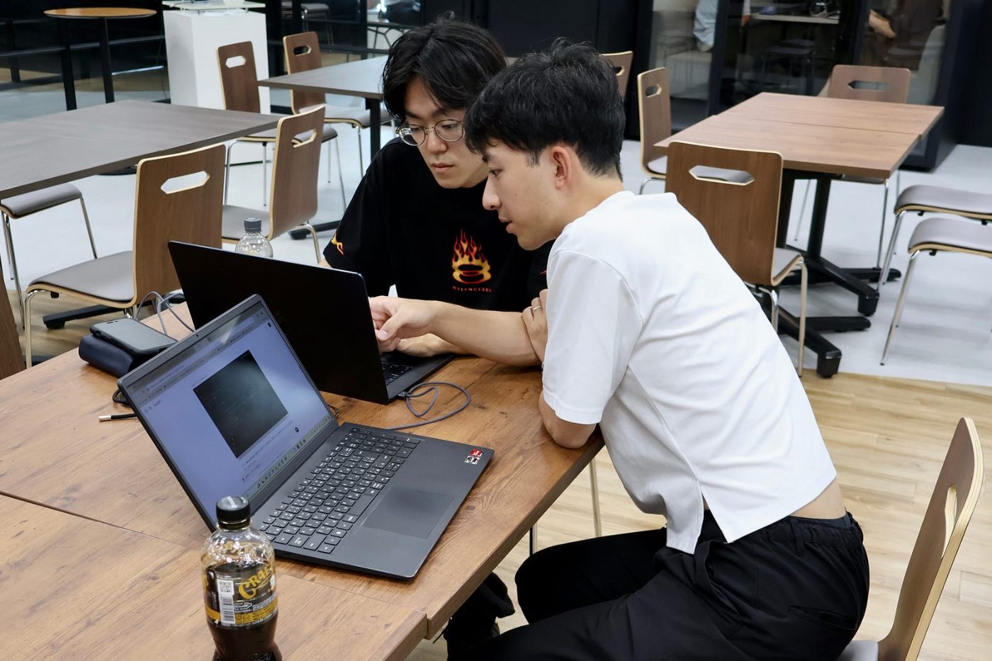 チーム作業風景