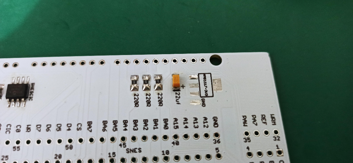 AMS1117をはんだ付けする箇所