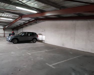 Parking couvert à 4mn à pied de la gare de Marmande