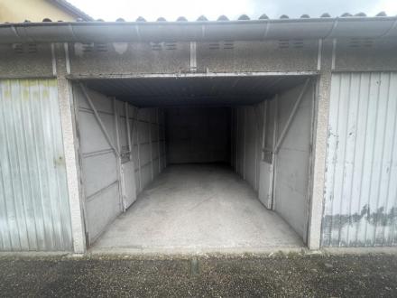 Parking - Garage Location Pierre-Bénite  13m² 83€