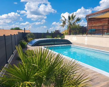 Maison avec piscine et grange