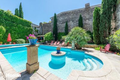 Hôtel particulier du 16ème siècle avec piscine au coeur de la ville 