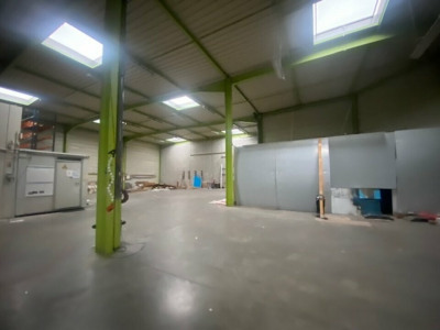 Local commercial 910 m²