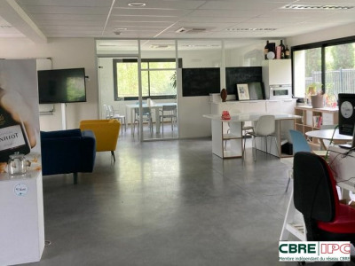 Immobilier professionnel Location Biarritz  143m² 2350€