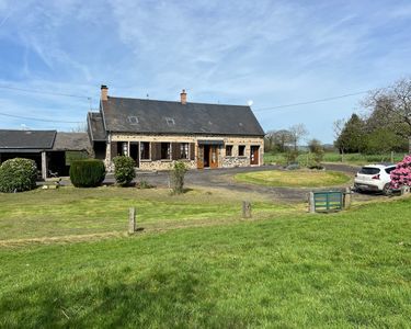 Jolie maison à la campagne proche centre de Brécey 