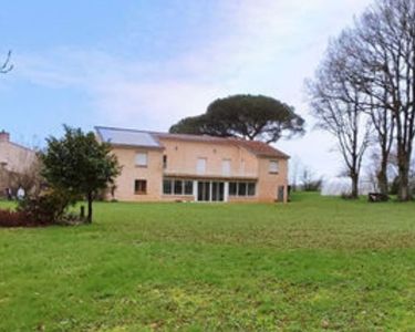 Maison à vendre avec grand jardin