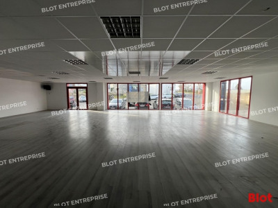 Local commercial 395 m²