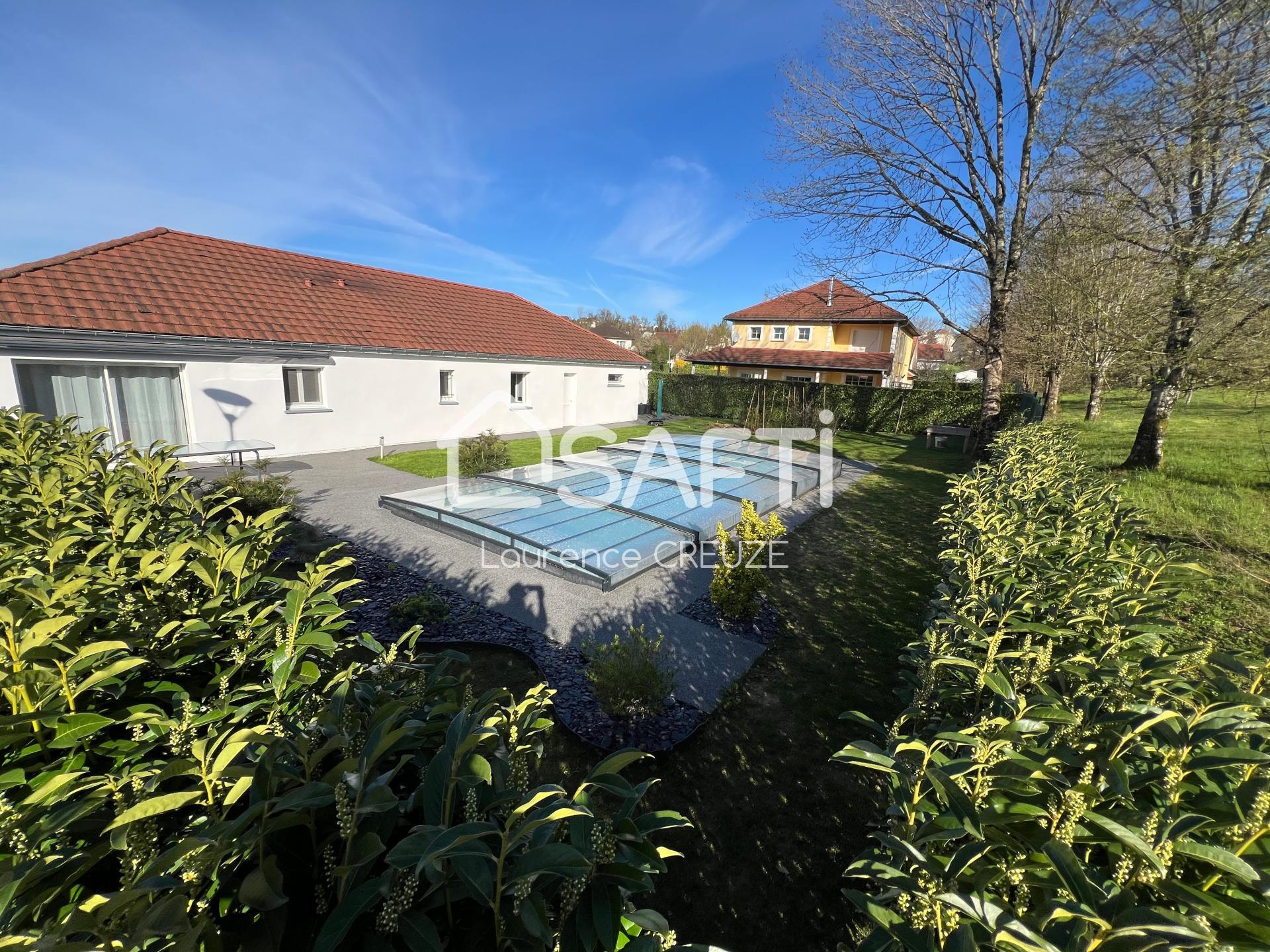 Chemaudin, maison plain-pied 109 m², terrain plat clos, piscine, Spa