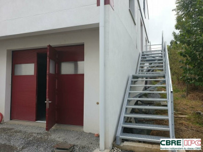 Local commercial 246 m²