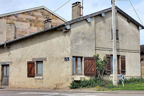 MAISON DE VILLAGE - JARDIN - GRANGE - MOGNEVILLE