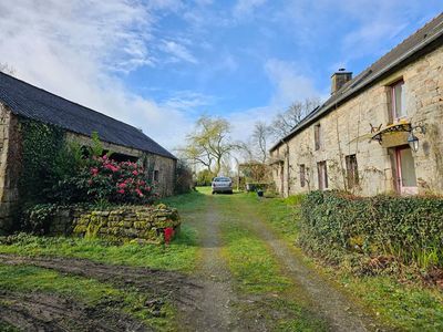 Une grande longère familiale de 227m² avec un garage en pierre 