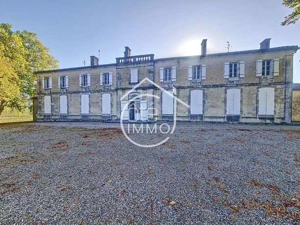 Château 24 pièces 600 m²