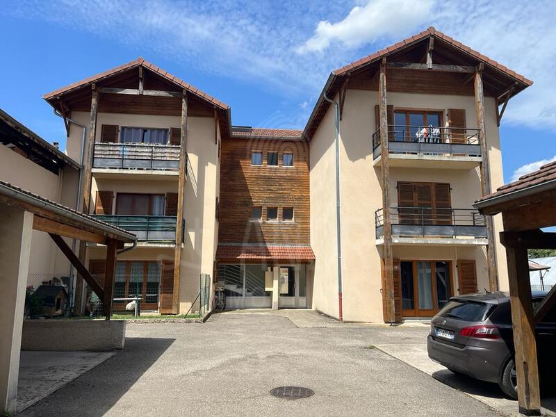 Vente Immeuble 410 m² à Saint-Étienne-de-Saint-Geoirs 749 000 €