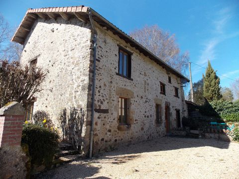 Très jolie maison de 4 chambres dans un endroit ca