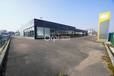 Local commercial 1610 m²
