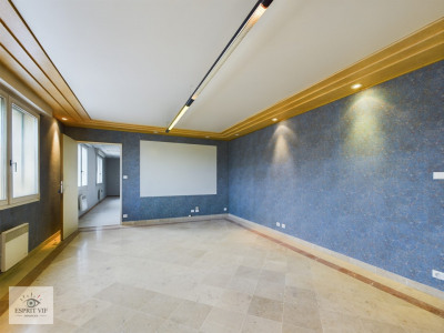 Bureau 1 pièce 232 m²