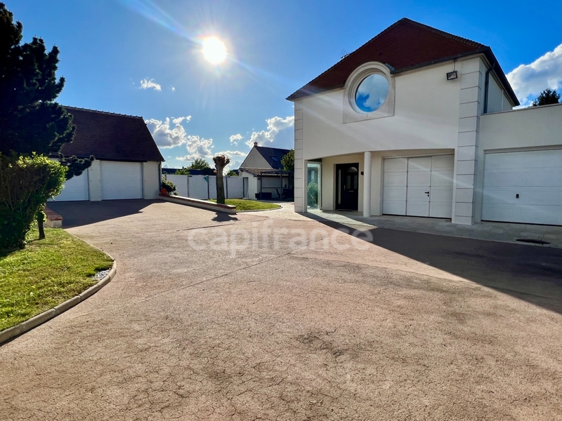 Maison Vente Saint-Hilaire-Saint-Mesmin 11 pièces 250 m²