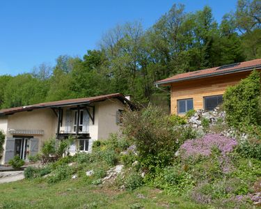 Propriété 2 maisons indépendantes, 180m2 clos, jolie vue