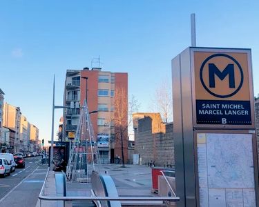 Place Parking Métro Saint Michel