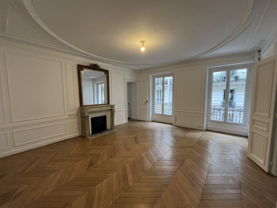 Immobilier professionnel Location Paris 9e Arrondissement  83m² 3450€