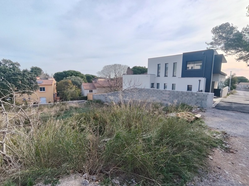 Dpt Hérault (34), à vendre FRONTIGNAN terrain