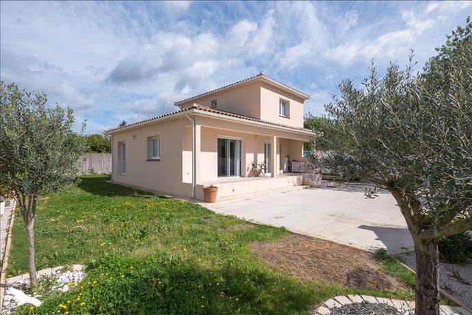 Villa 4 pièces 140 m²