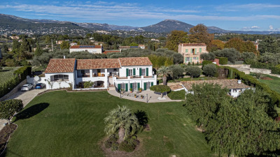 Grande Villa avec vue panoramique jusqu'à la mer