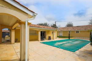 Maison Fronton 5 pièces 104 m² jardin clos + piscine et dépendance