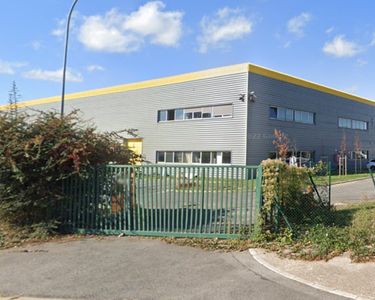 Local industriel 9 642 m²