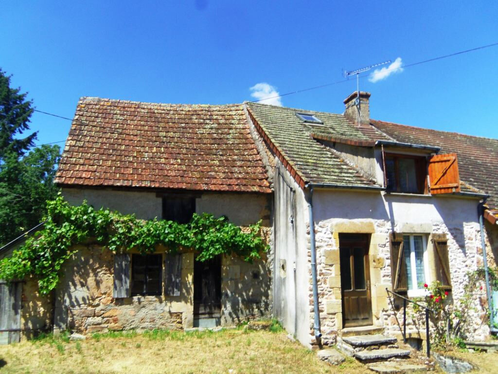Vente Maison de village 60 m² à Saint-Saulge 46 000 €