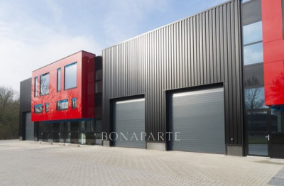 Local commercial 900 m²